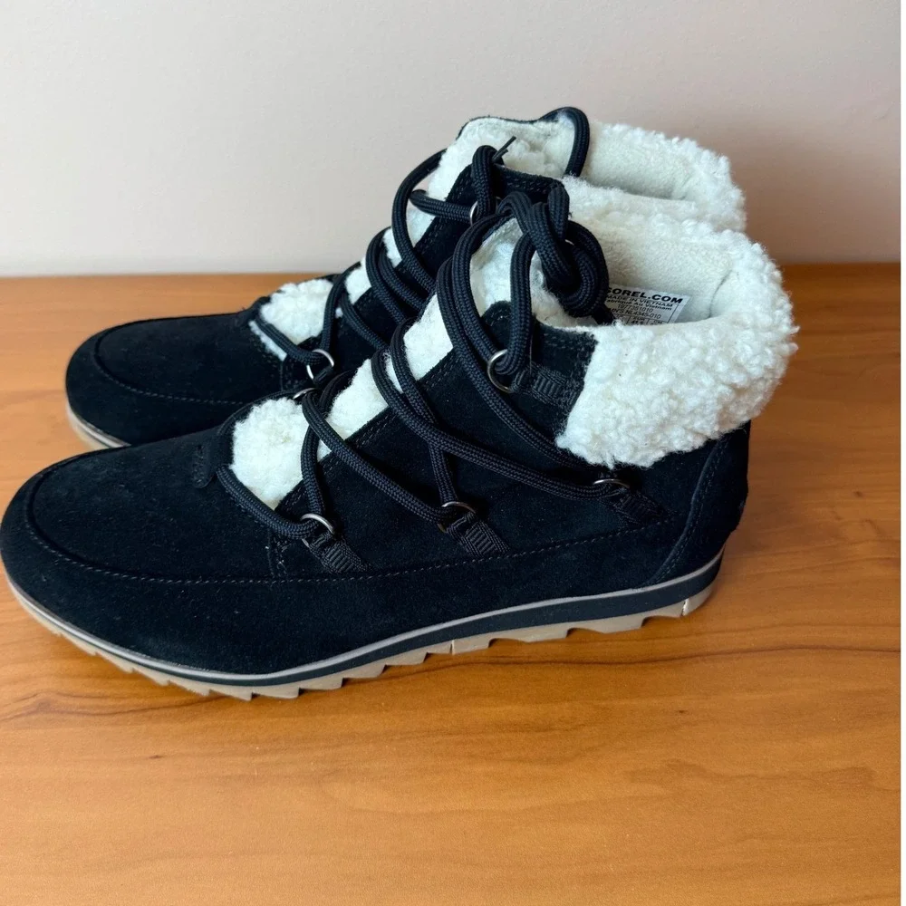 Sorel Harlow Lace Cozy Boots Black Suede‎ White Faux Shearling Lining size 10.5